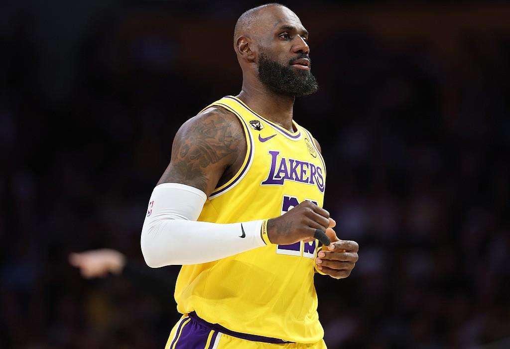在线体育投注-ESPN:联盟多位消息人士建议詹姆斯前往掘金,与约基奇联手